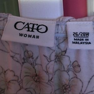 Top w/ flower design & ruffle neckline size 4X